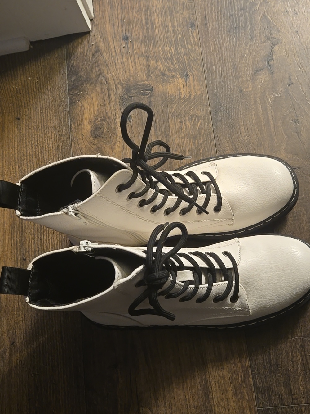 🆕 White Lace-Up Combat Boots for Women 7.5🔥🔥🔥 so Cute! - Picture 3 of 8